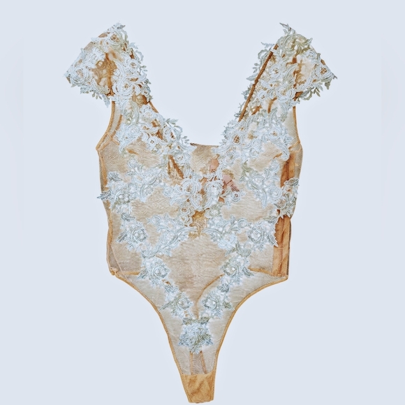 Victoria’s Secret Sheer Mesh Lace Bodysuit Nude White Floral Appliqué Size S - Picture 13 of 13